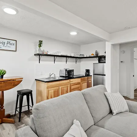 Peach Street Super Suite Medford Exterior photo