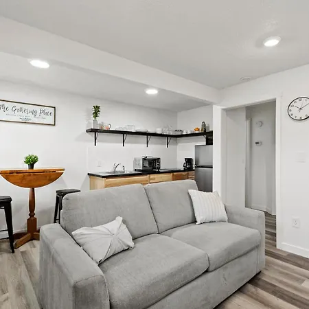 Peach Street Super Suite Medford Exterior photo