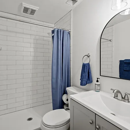 Peach Street Super Suite Medford Exterior photo