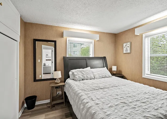 Peach Street Super Suite