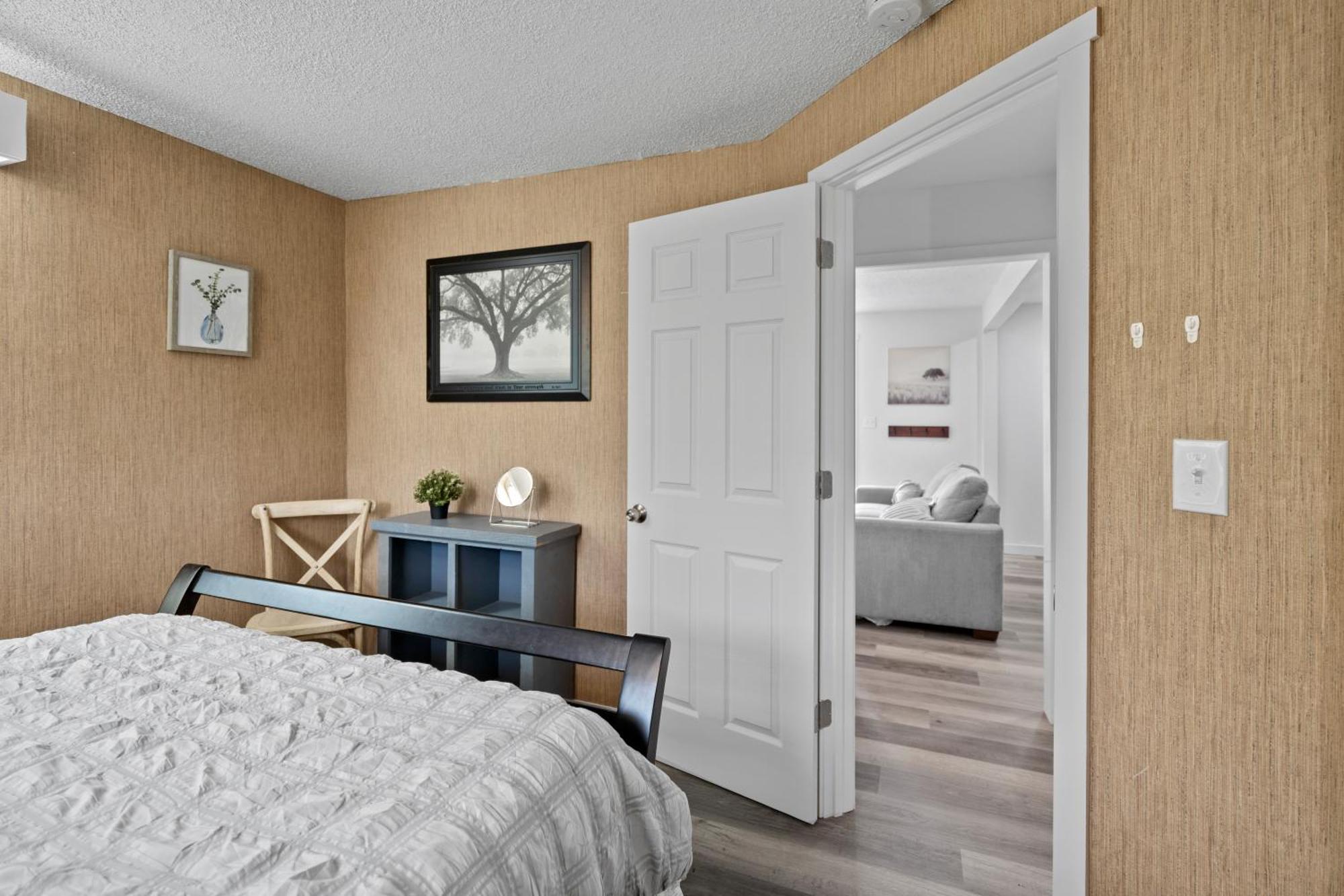 Peach Street Super Apartment