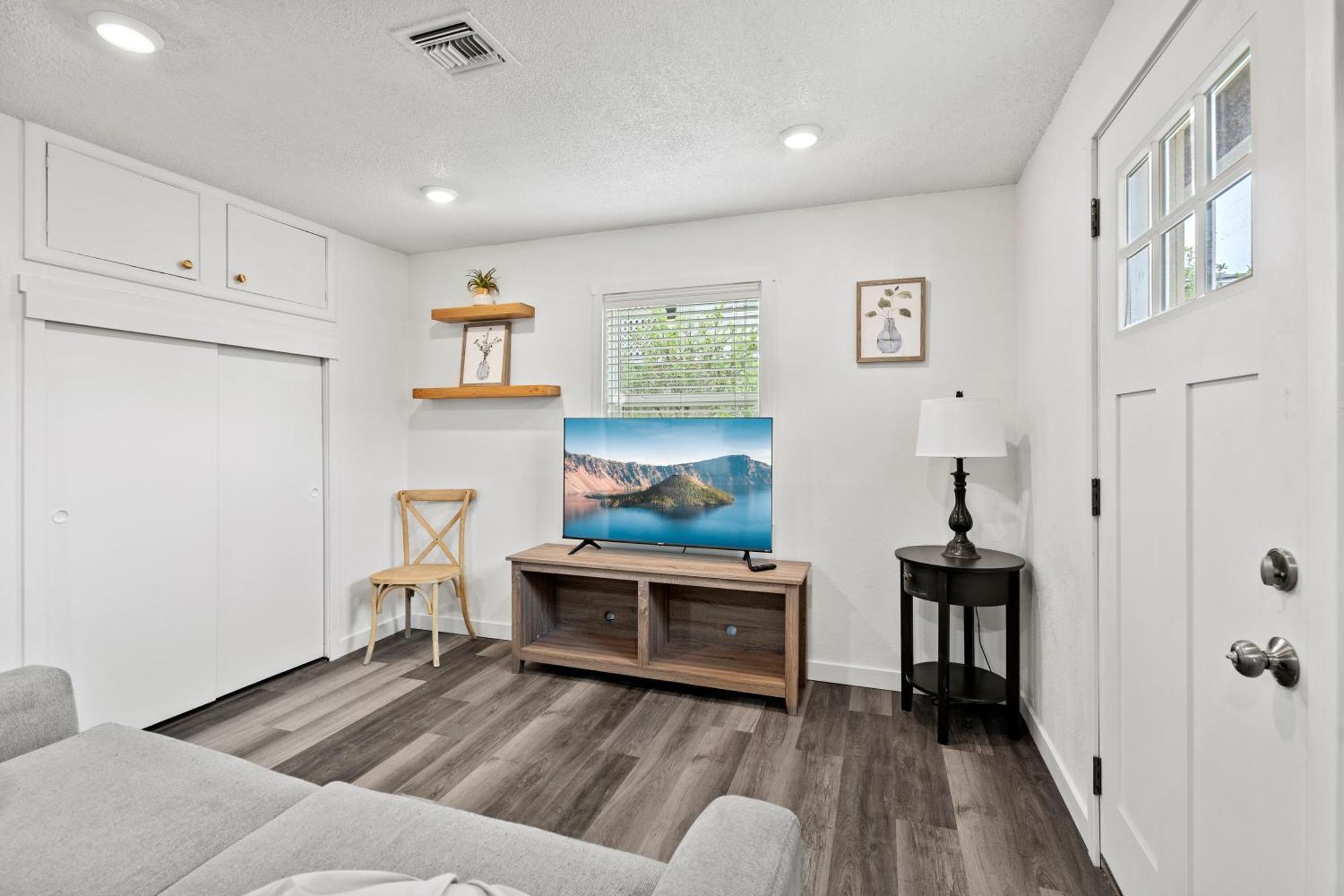 Peach Street Super Apartment Medford
